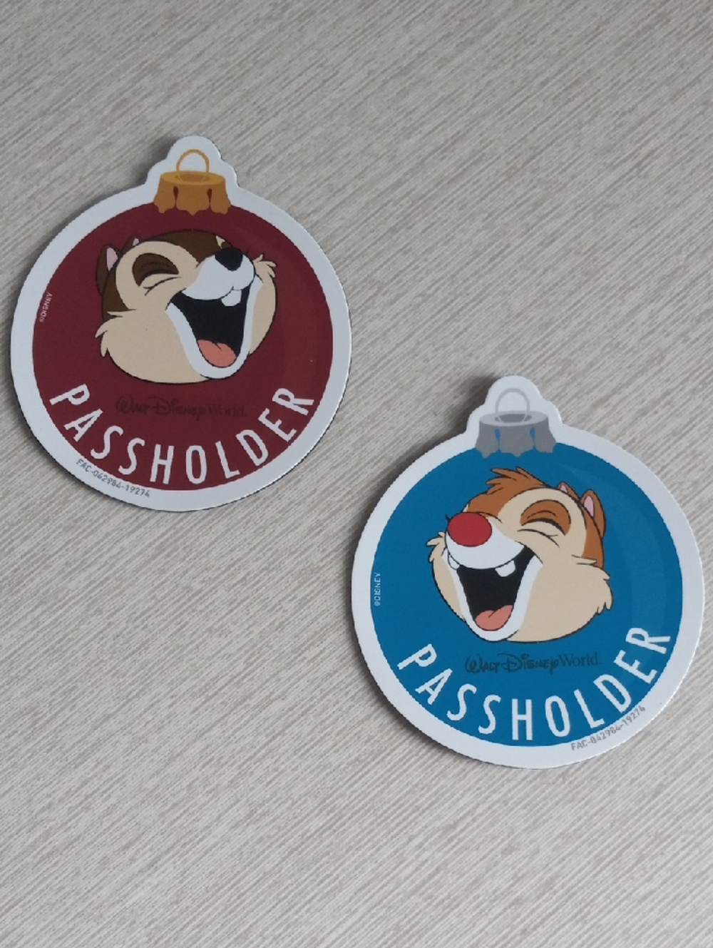 Walt Disney World Annual Passholder Chip 'n' Dale Holiday Ornament Magnet Set